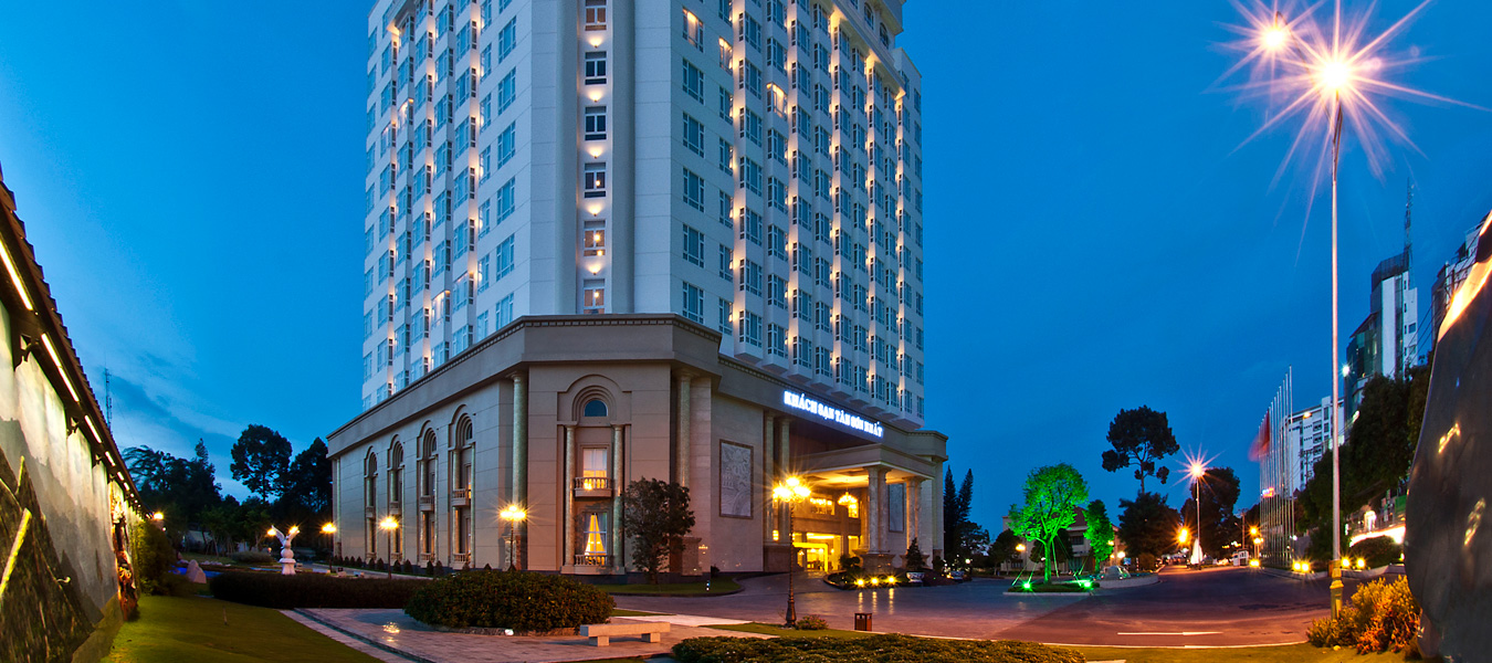 15 Best Hotels To Stay Near HCMC Airports